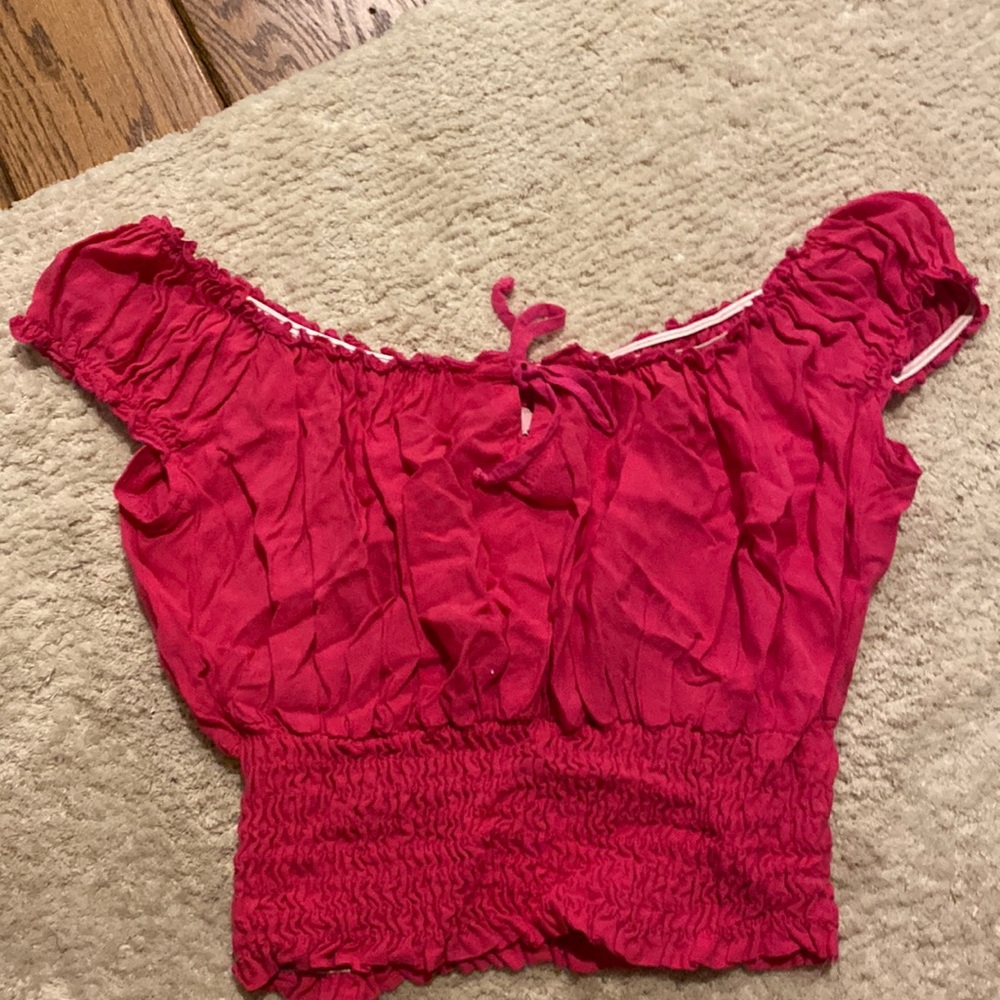 Pink scrunch cropped shirt